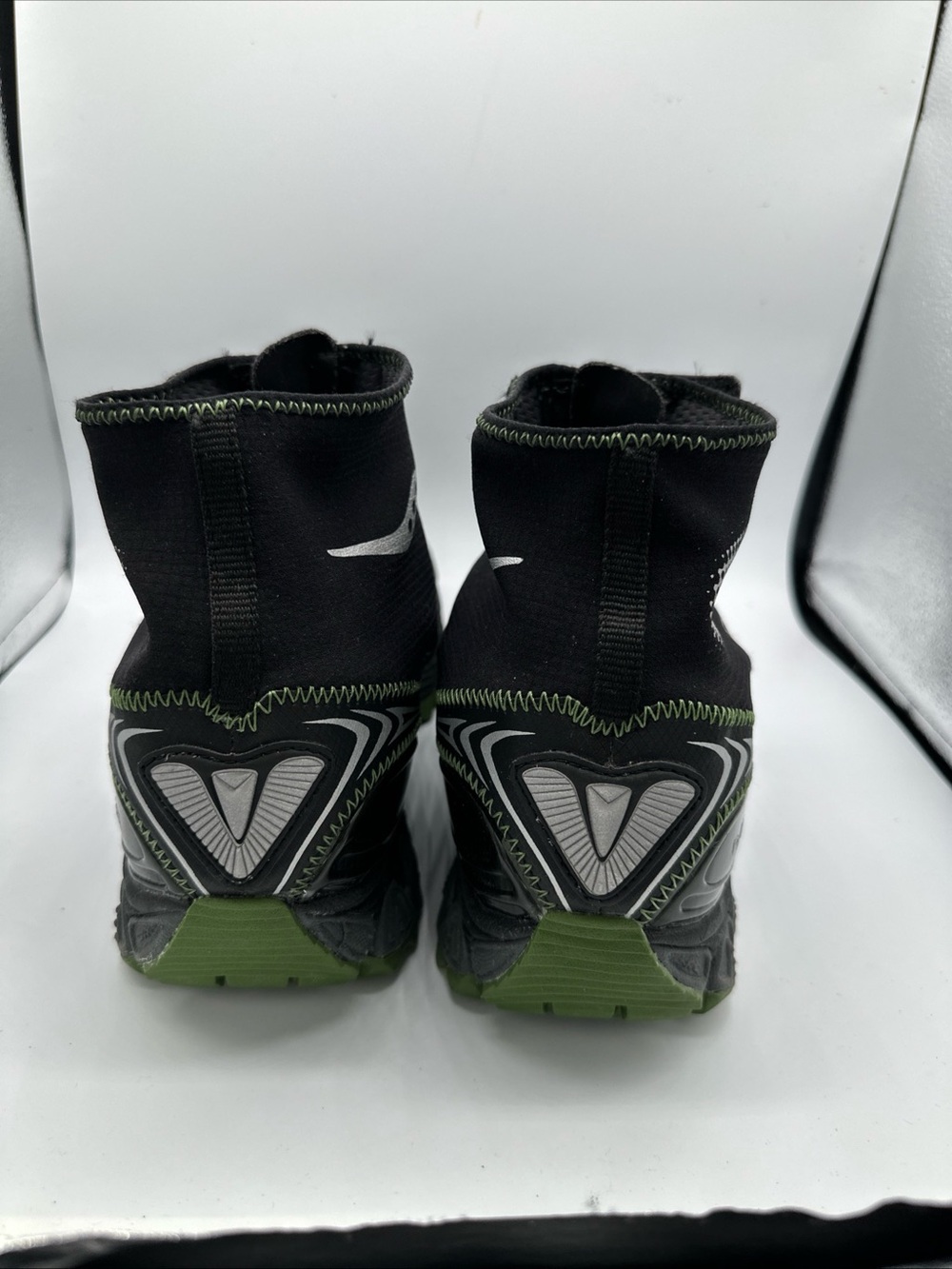 Saucony Men’s Black & Green Razor Trail Shoes with Ankle Strap - Picture 3 of 8